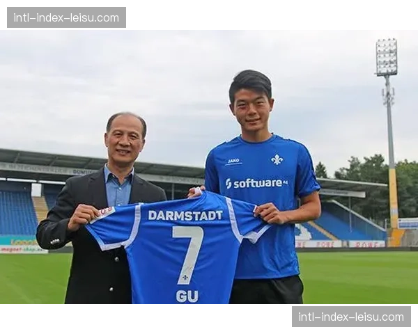 曼城青训学院与当地十所小学签署“足球进校园”合作协议 曼城青训学院与当地十所小学签署“足球进校园”合作协议