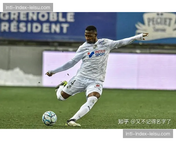 法国业余杯赛爆冷，第五级别球队淘汰法乙索肖