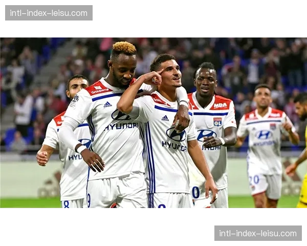 巴黎圣日耳曼公布对阵里昂大名单,姆巴佩回归训练预示高强度跑动战术回归 巴黎圣日耳曼公布对阵里昂大名单,姆巴佩回归训练预示高强度跑动战术回归