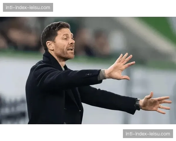 独家专访阿隆索：勒沃库森高位压迫体系的构建哲学与人员选择标准