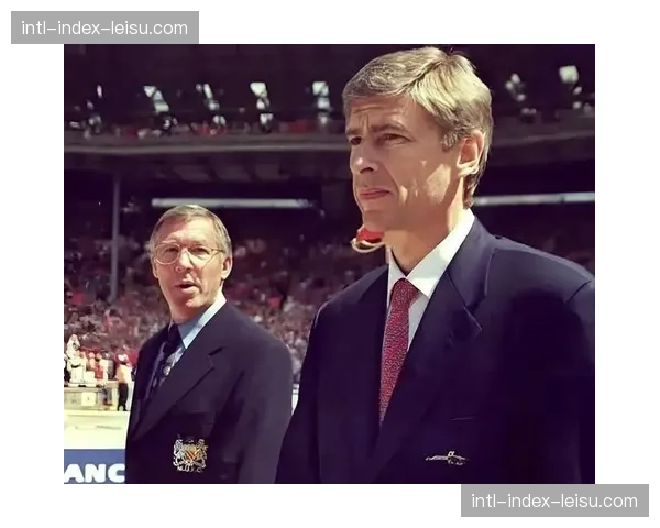 战术史回顾:温格在摩纳哥时期对边前卫内收战术的早期实践及其对肋部进攻的影响 战术史回顾:温格在摩纳哥时期对边前卫内收战术的早期实践及其对肋部进攻的影响